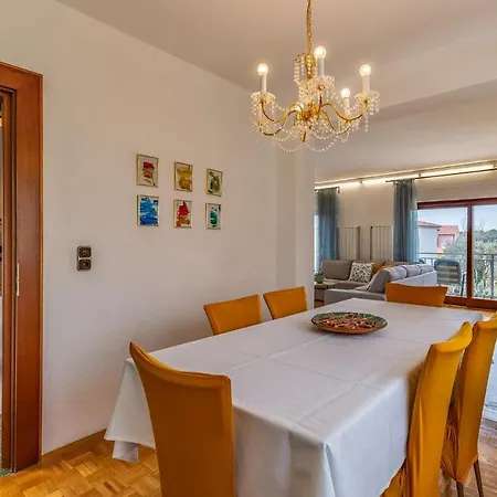 5 Bedroom Awesome In * Medulin
