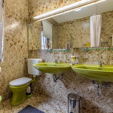5 Bedroom Awesome In Holiday home *