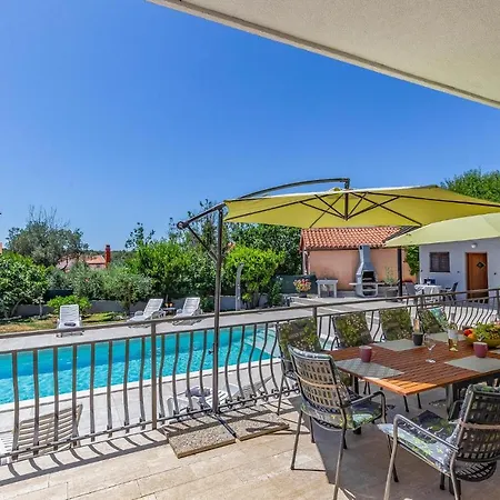 5 Bedroom Awesome In Holiday home Medulin