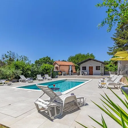 5 Bedroom Awesome In Holiday home *