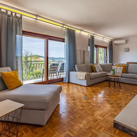 5 Bedroom Awesome In Holiday home Medulin